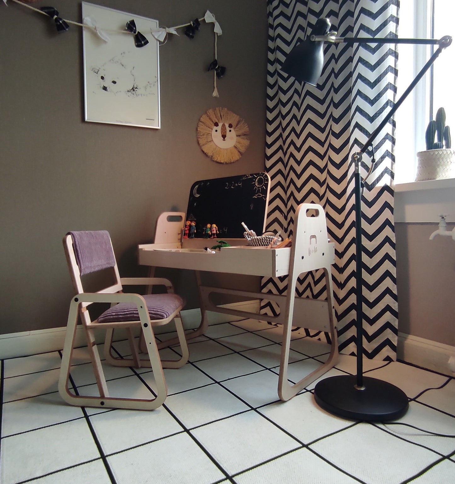 Adjustable Children Montessori Table and Chair Set Julle - Cannon Pink
