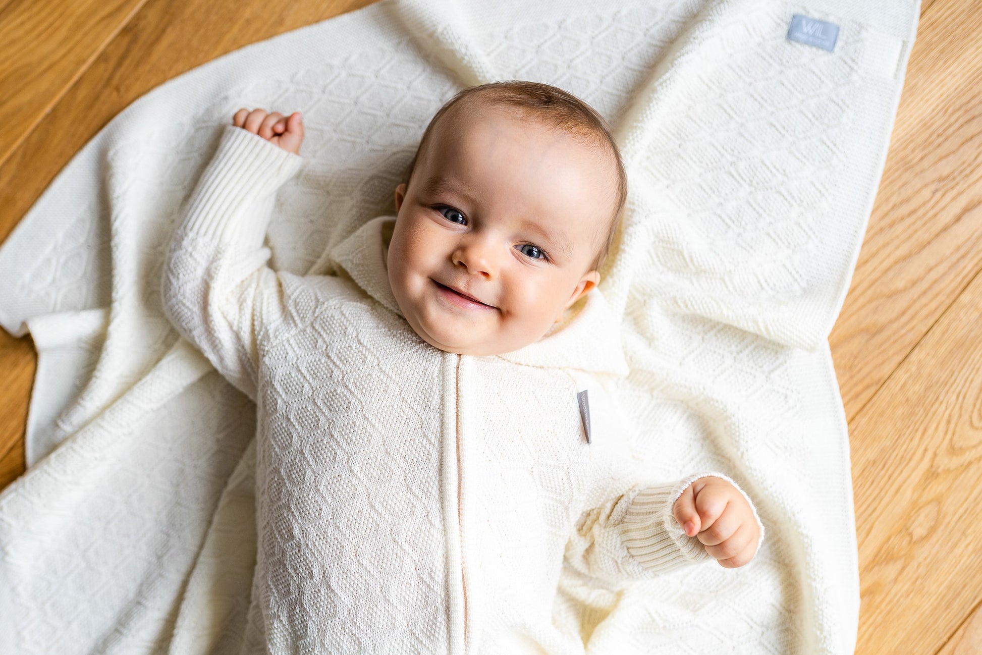 HAPPINESS Gift Set For Baby - Blanket, Romper and Bonnet