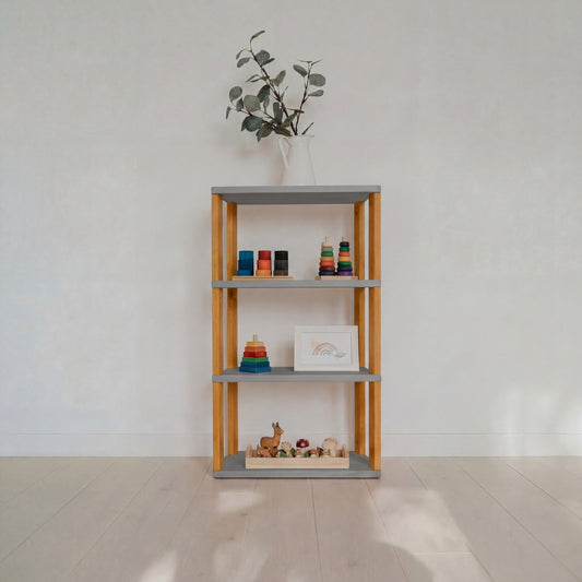 One Little Pine modulinė Montessori lentyna „Straight Mini“, 4 lentynos – šviesiai pilka, rusvai alyvuota