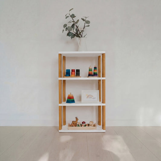 One Little Pine modulinė Montessori lentyna „Straight Mini“, 4 lentynos – balta, rusvai alyvuota