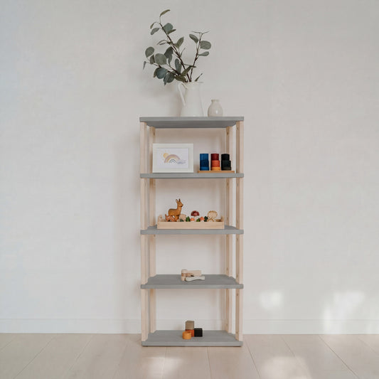 One Little Pine modulinė Montessori lentyna „Straight Mini“, 5 lentynos – šviesiai pilka, skaidriai alyvuota