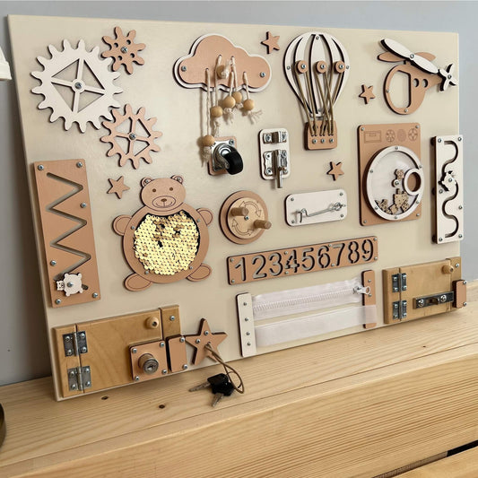 BusyBunnyToys Montessori veiklos lenta su durelėmis ir spynelėmis (40×60 cm)