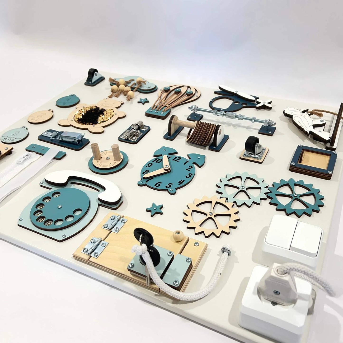 Montessori Marvel busy board (50×60 cm)