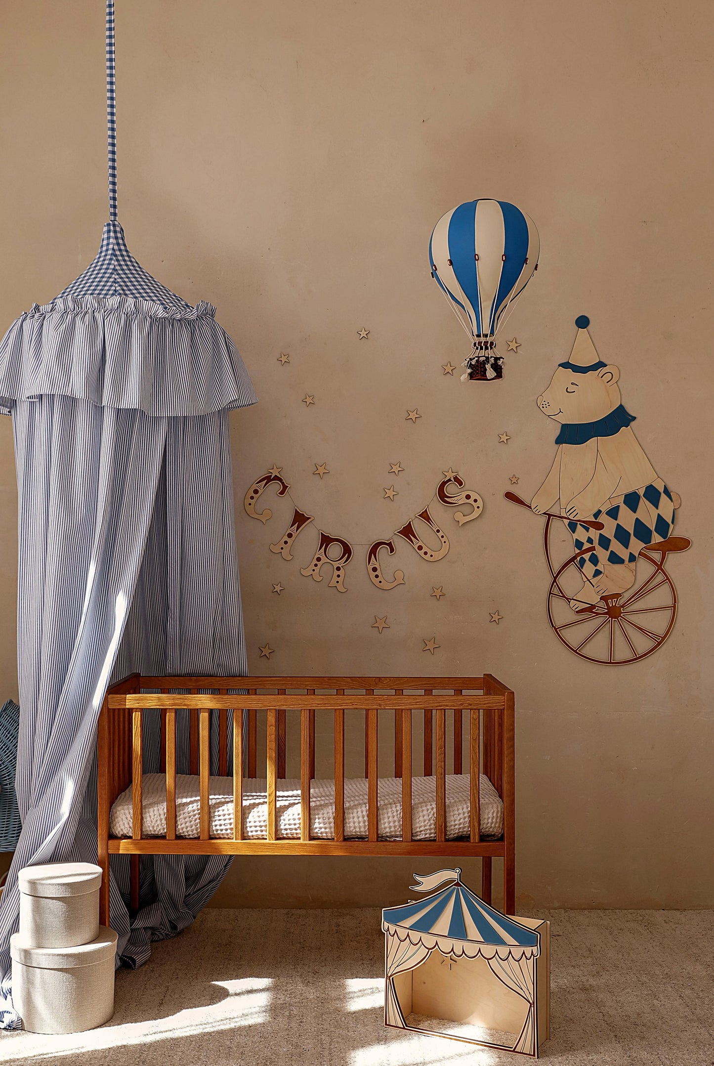 Wooden Wall Garland CIRCUS
