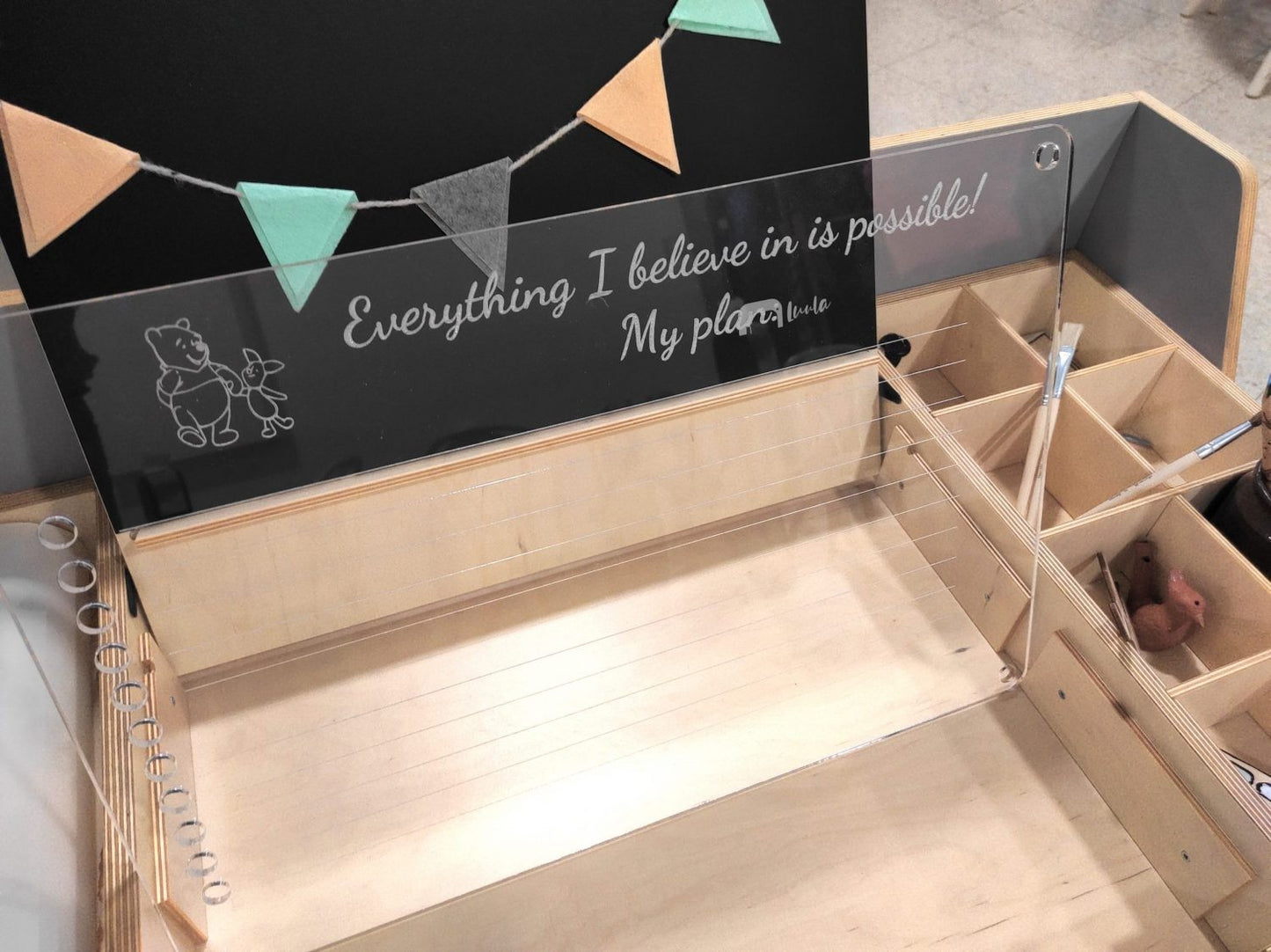 Multisensory Art Table/Desk Luula