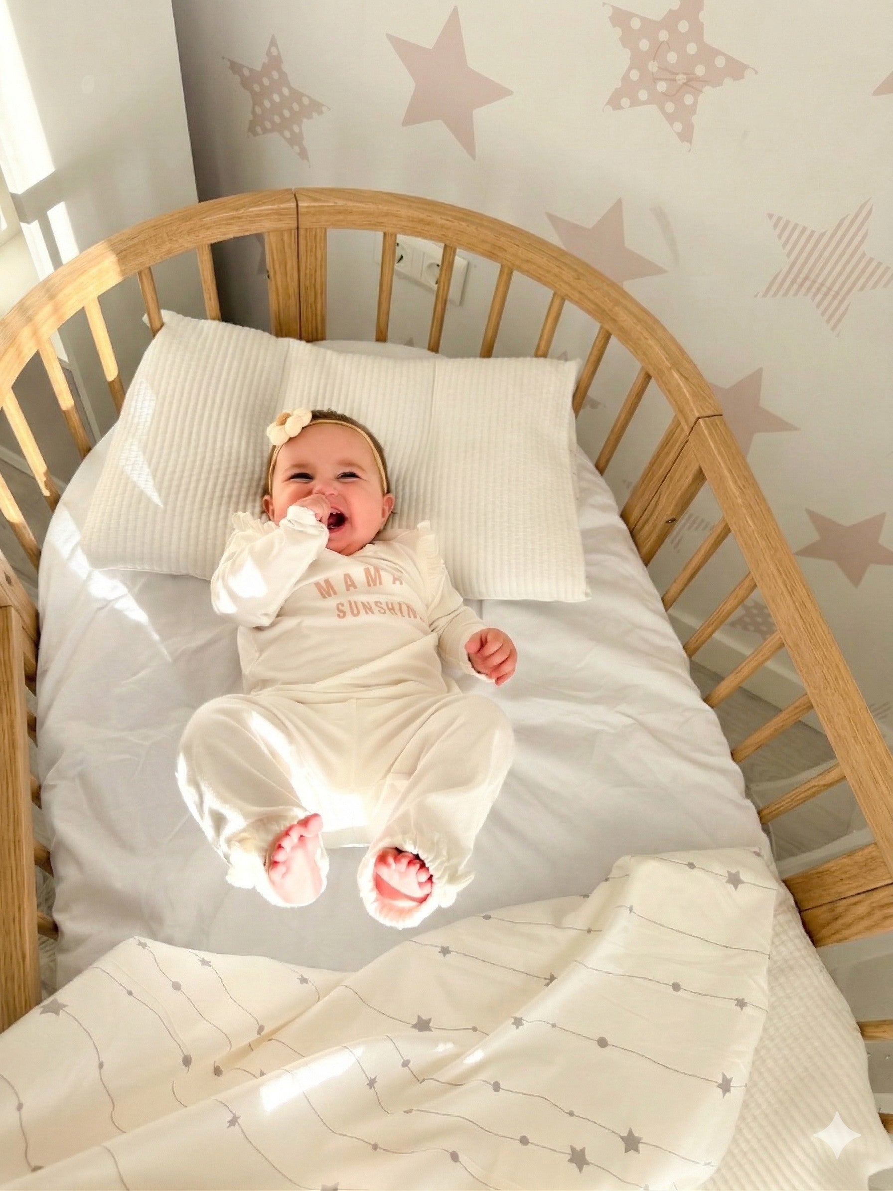 Round Baby Crib OLIN with Mattress - Natural